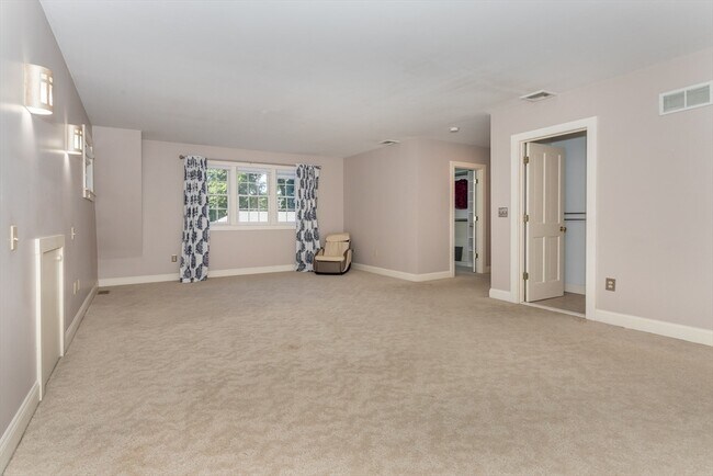 Building Photo - 34 Brush Hill Ln