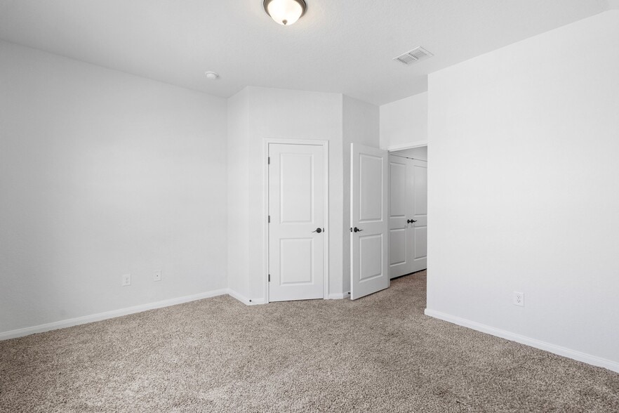 Building Photo - 2302 Tulipwood Cv
