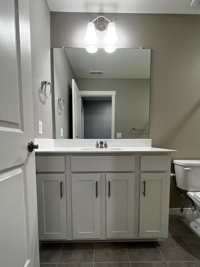 Building Photo - Gorgeous 4 Bed, 2.5 Bath New-Build in Bert...