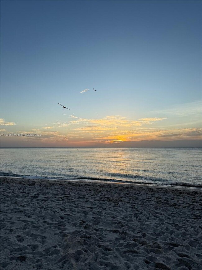 Building Photo - 881 Ocean Dr