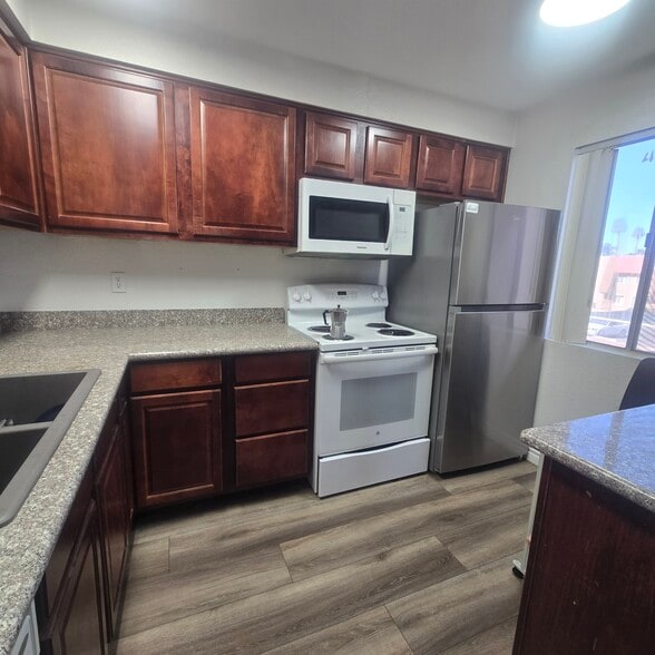 Building Photo - 5080 Indian River Dr