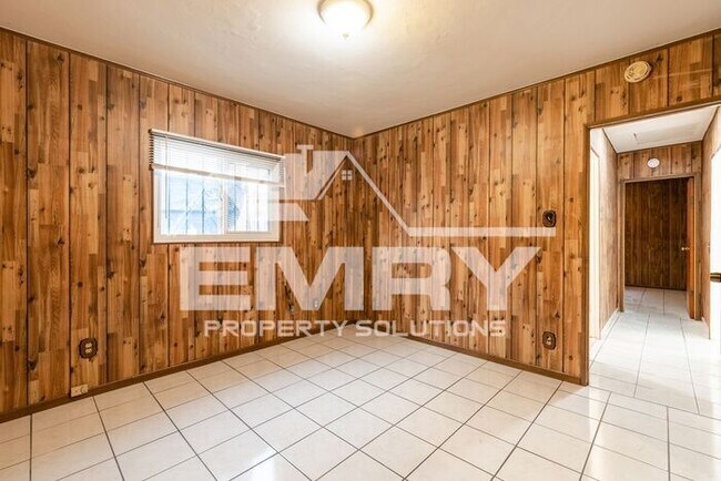 Building Photo - 3 Bedroom 1 Bathroom House for Rent Fishburn Ave Bell CA