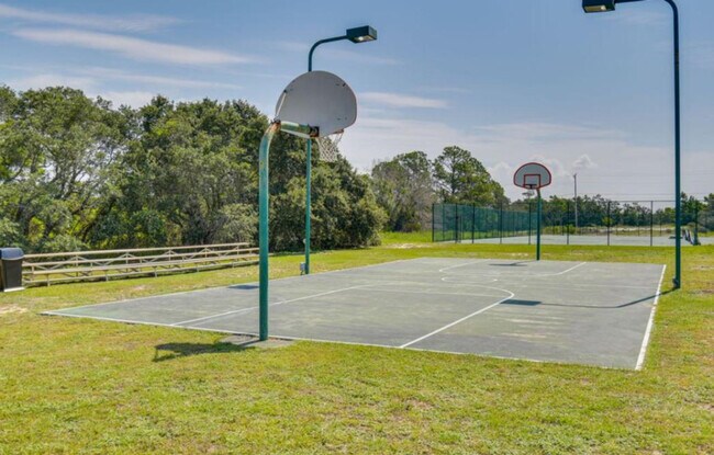 Building Photo - 400 Plantation Rd