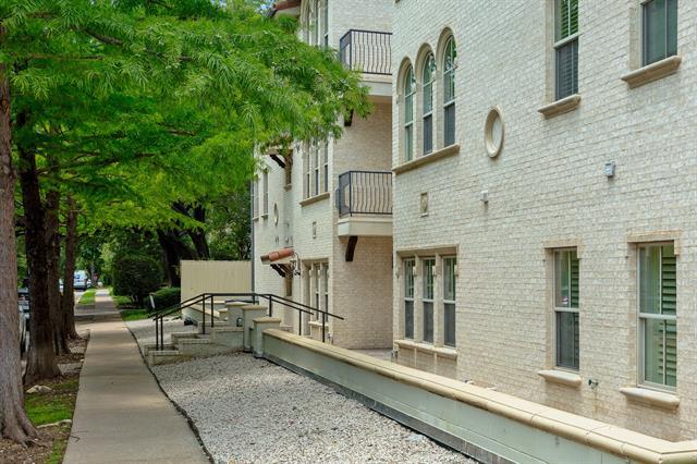 Building Photo - 5801 Hillcrest Ave