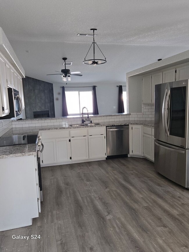 Building Photo - RECENTLY REDUCED RENT!  3 Bedroom, 2.5 Bat...