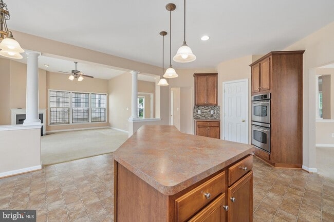 Building Photo - 9036 Woodpecker Ct