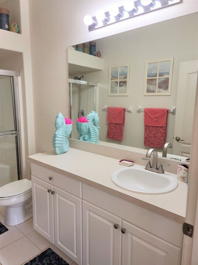 Building Photo - Seasonal Short-Term Villa located in the Auburn Cove Community with Community Pool!