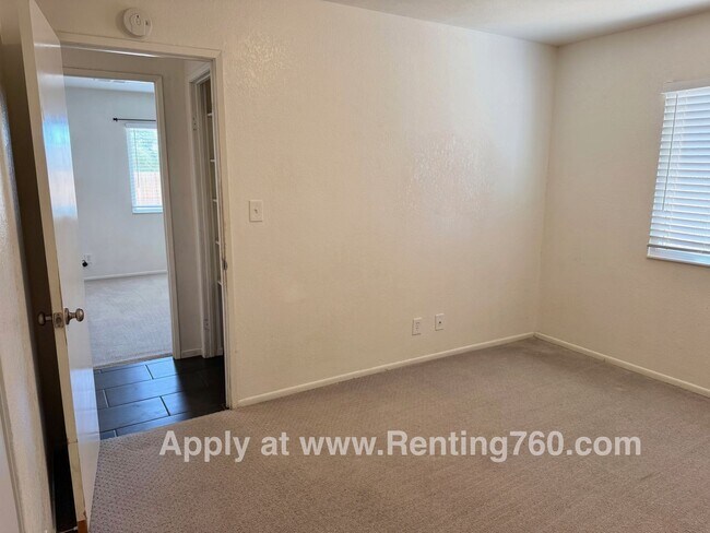 Building Photo - Updated Home Near Military base
