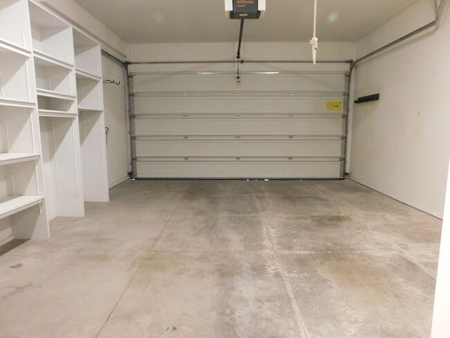 Building Photo - Spacious Duplex in N Grand Junction
