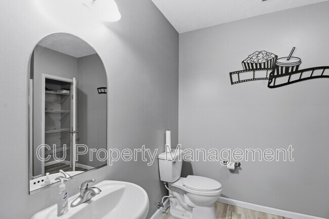 Building Photo - 2950 E Stone Creek Blvd