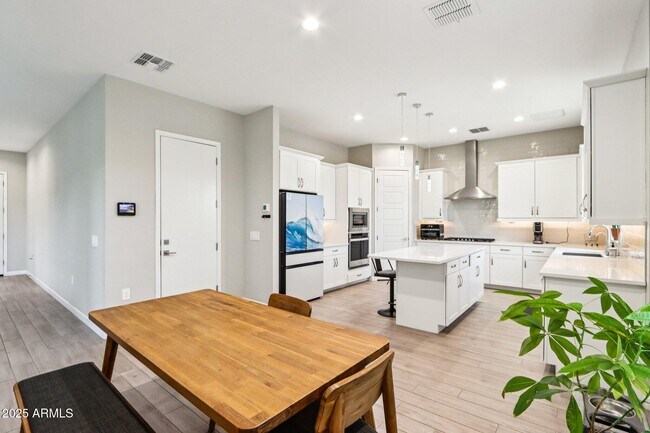 Building Photo - 4869 E Muriel Dr