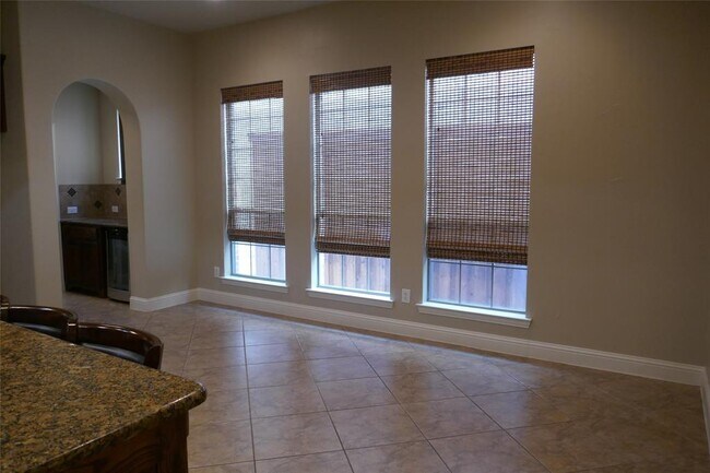 Building Photo - 2537 Windsor Castle Way