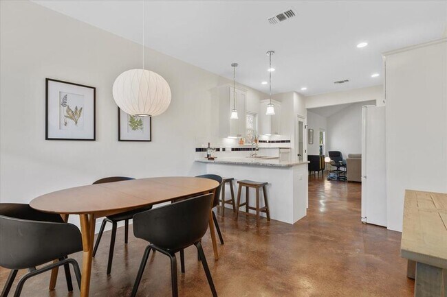 Building Photo - 107 Keamuku Ct