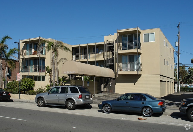Primary Photo - 1510 W Balboa Blvd