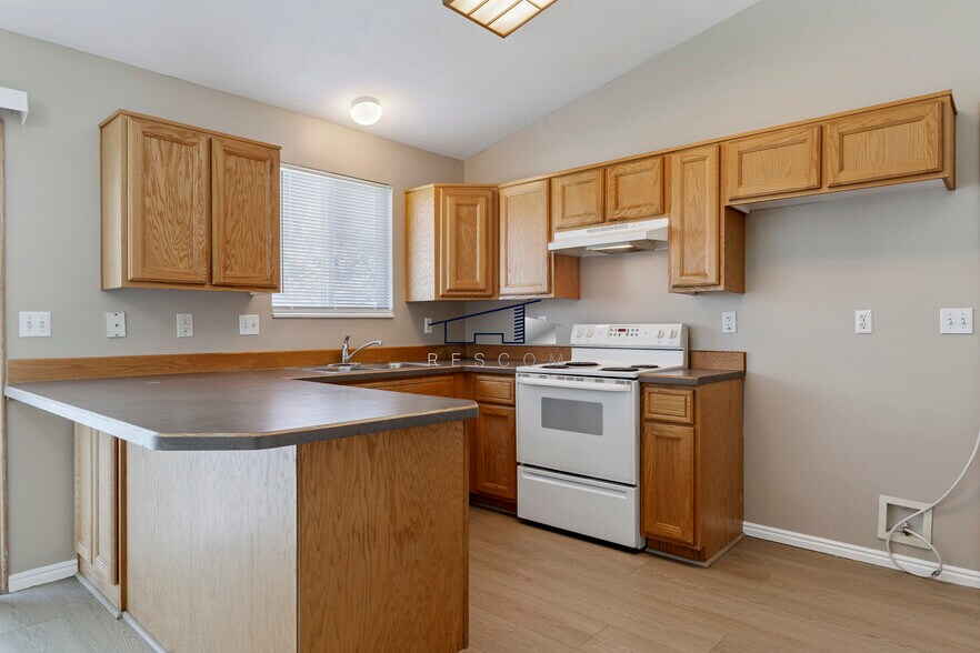 Building Photo - 4935 S 3975 W