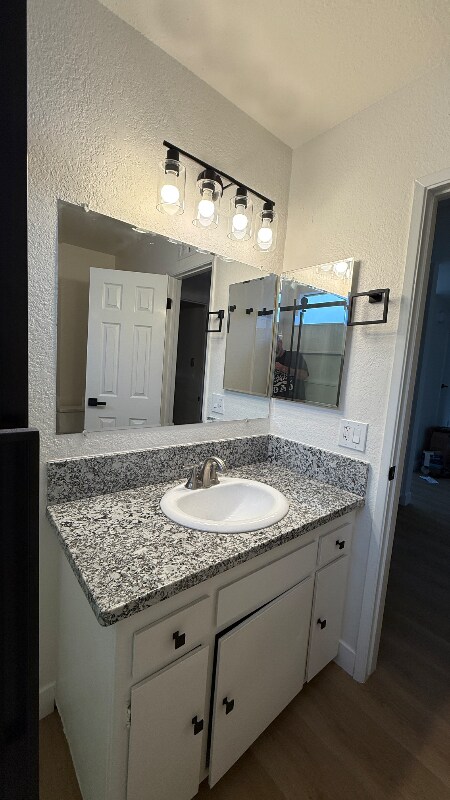 Building Photo - 634 E La Veta Ave