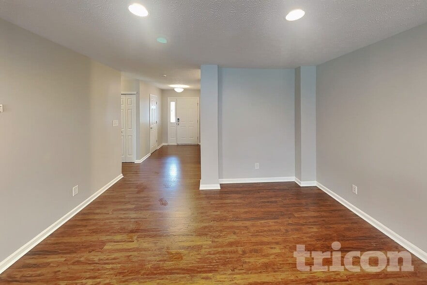 Building Photo - 2522 Swan Sea Dr