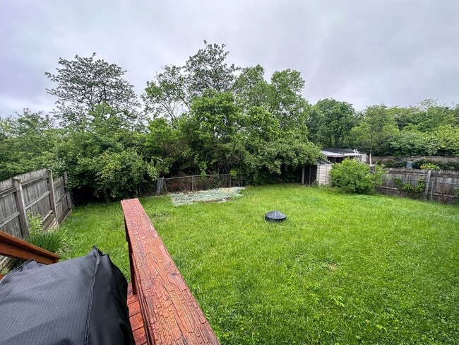 Building Photo - 205 Muse Dr