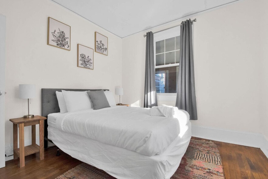 Building Photo - 424 Pearl St