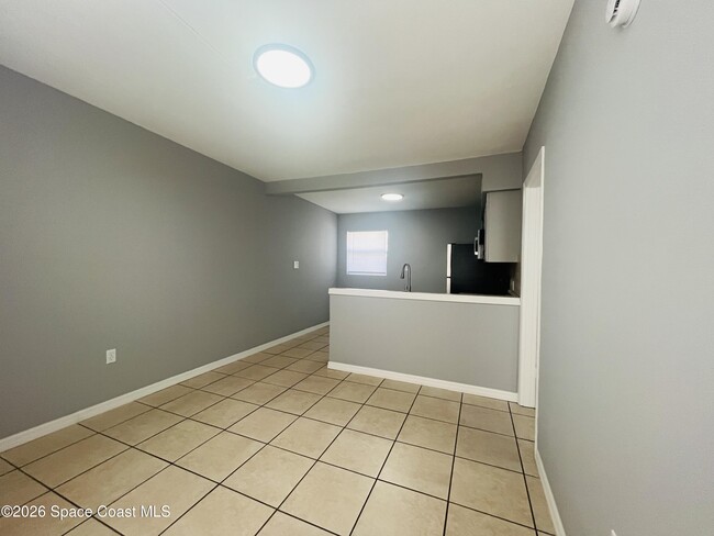 Building Photo - 402 Adams Ave