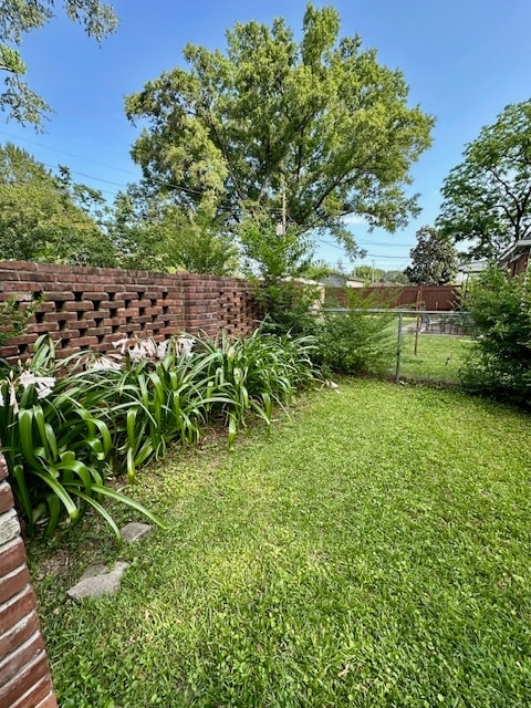 Building Photo - 1654 Ivy Rd