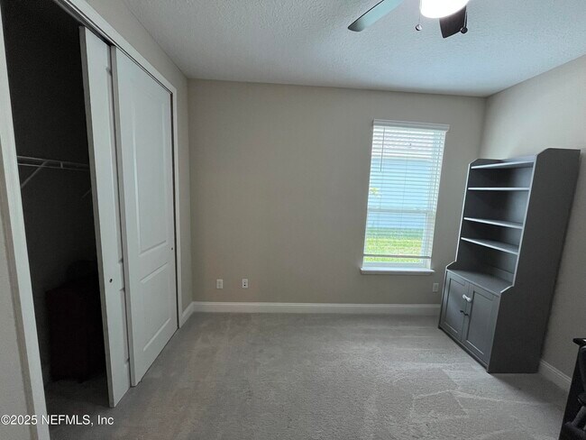 Building Photo - 211 Diamondback Ave
