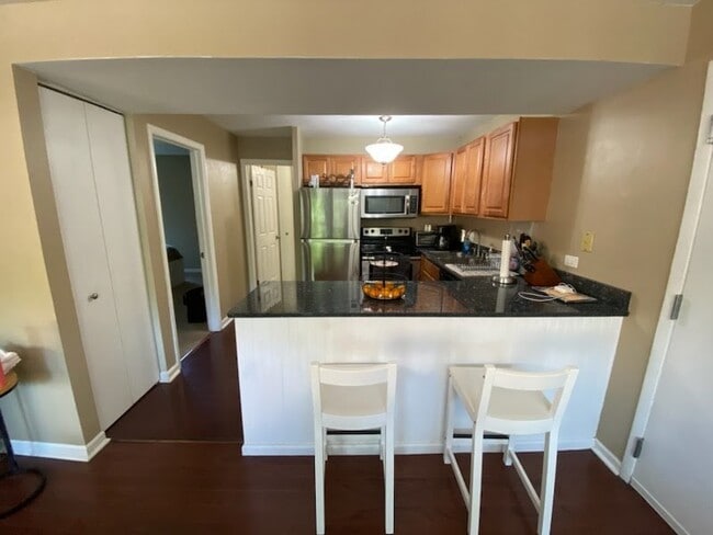 Building Photo - 5825 Oakwood Dr