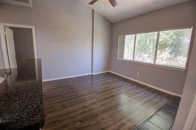 Building Photo - 2606 Rio Grande St