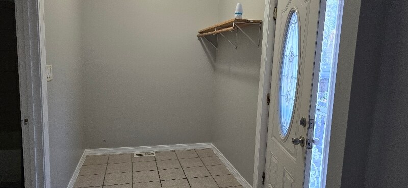 Building Photo - 10826 S Buffalo Ave