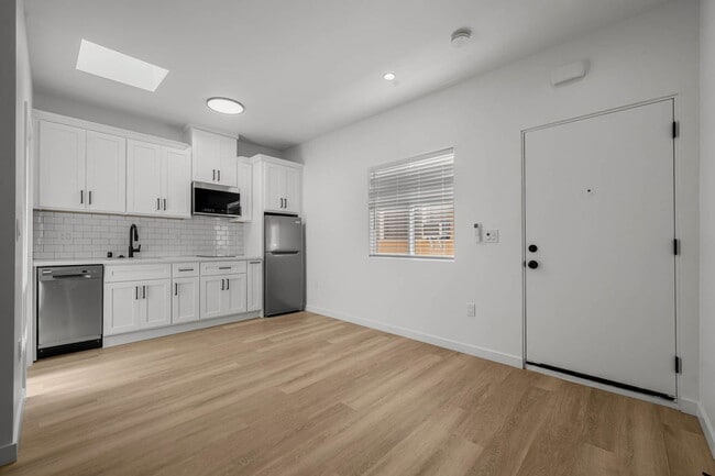 Building Photo - 4193 Leimert Blvd