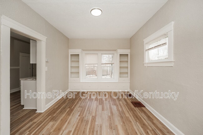 Building Photo - 4158 E 119th St