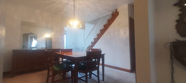 Building Photo - 369 Kaercher St