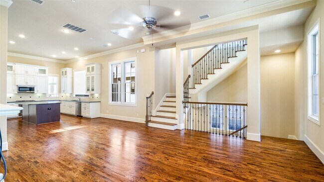 Building Photo - 2191 Helsminster Dr