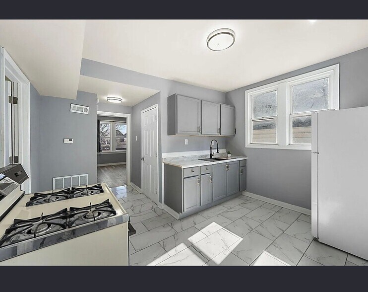 Building Photo - 3906 Catalpa St