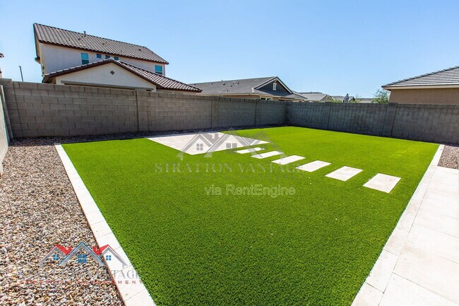 Building Photo - 15075 W McKinley St