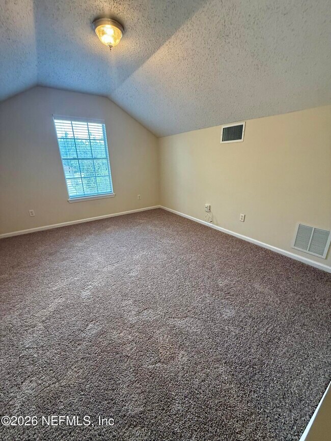 Building Photo - 3150 Highland Grove Dr