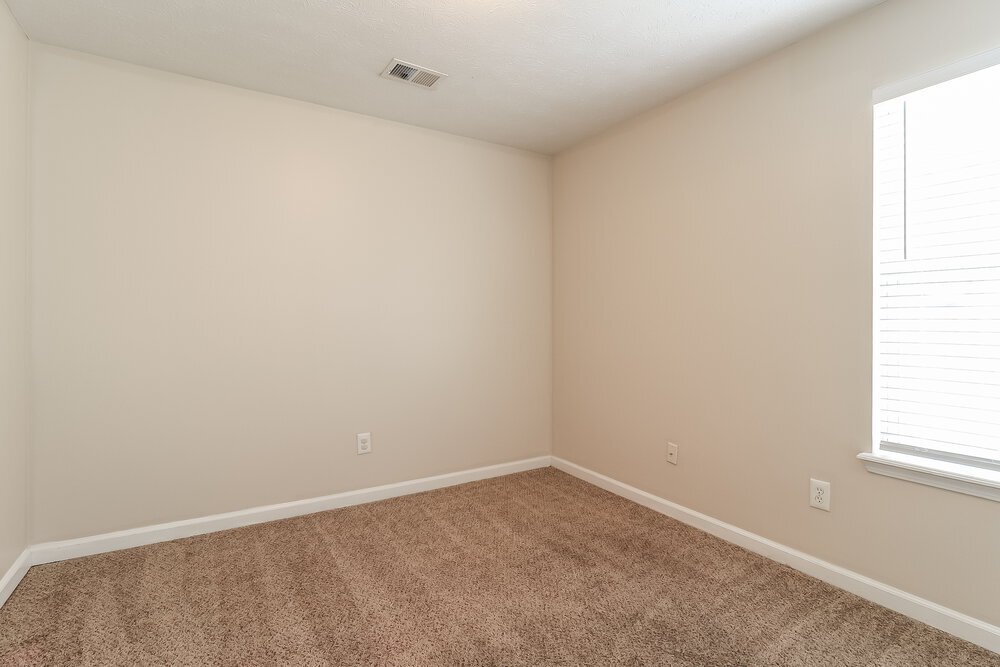 Building Photo - 2669 Lake Park Bend