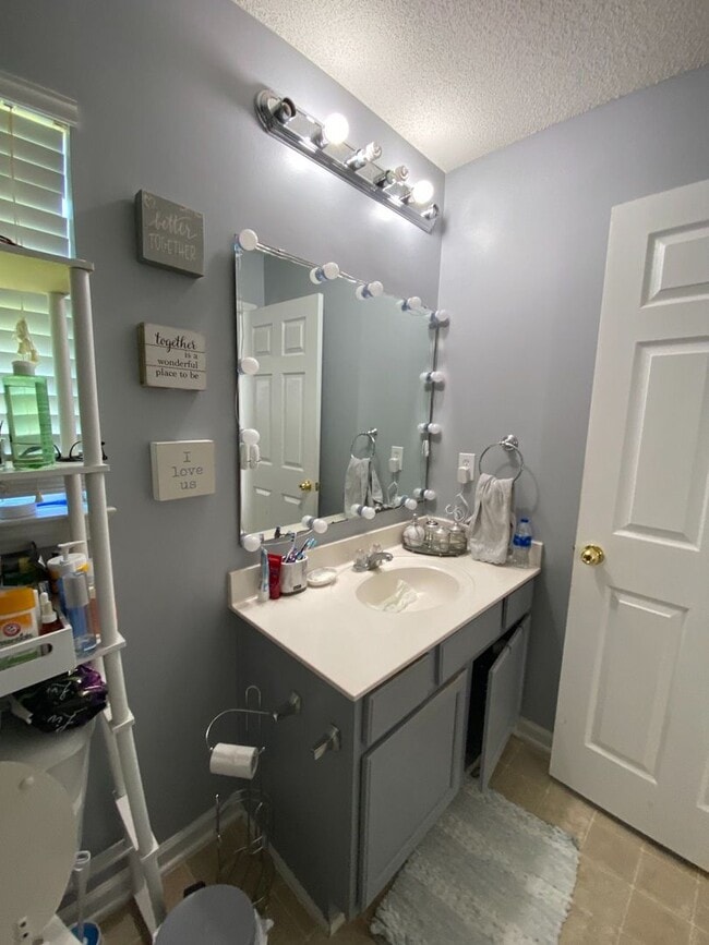 Building Photo - Home Available in Liberty Hall Plantation!
