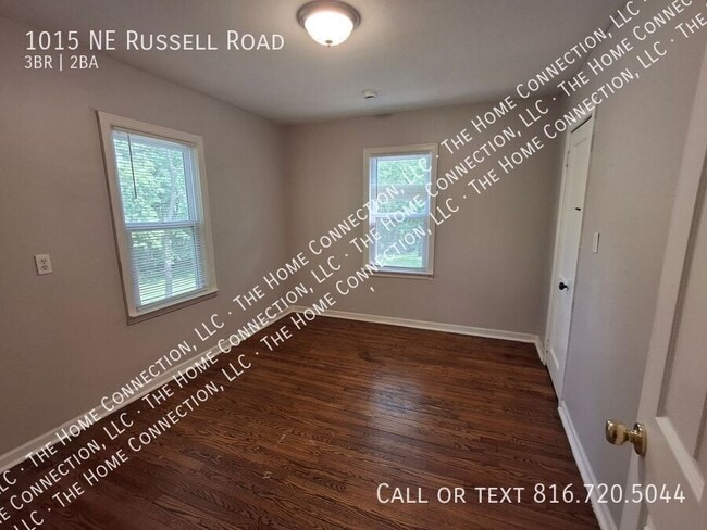 Building Photo - 1015 NE Russell Rd.