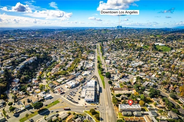 Building Photo - 5639 Huntington Dr