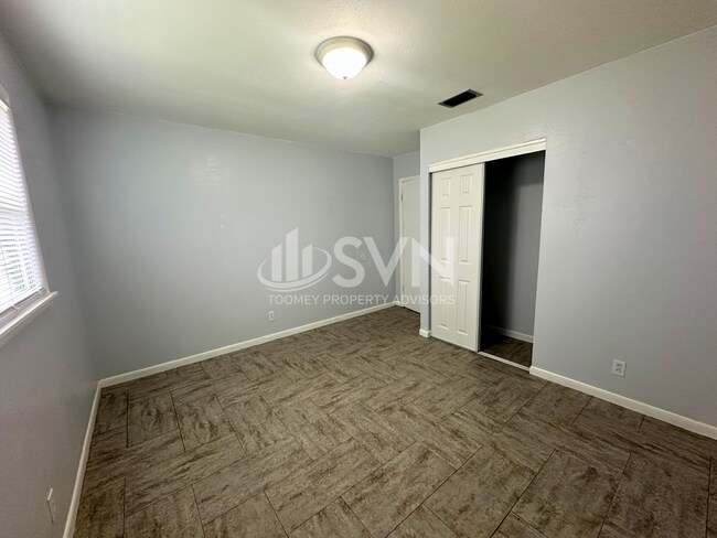 Building Photo - 4077 S Lancewood Dr