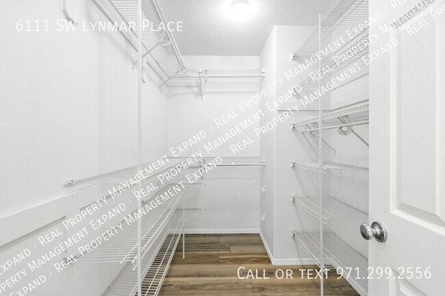 Building Photo - 6111 SW Lynmar Pl
