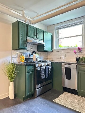 Kitchen in renovated 2BD 1 BA - Lincoln Court Apartments
