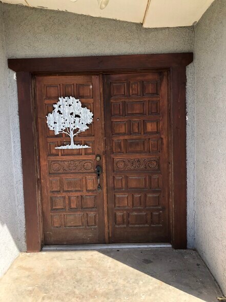 Private entrance - 680 Carver Rd
