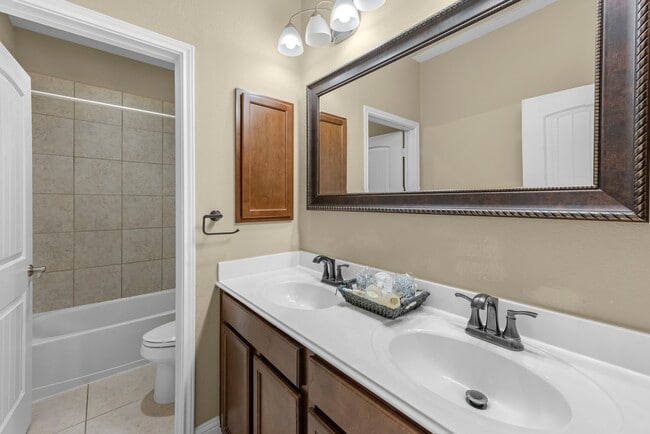 Building Photo - 4215 Brannon Branch Ct