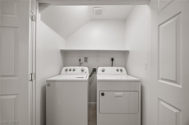 Building Photo - 6118 Garden Oasis St