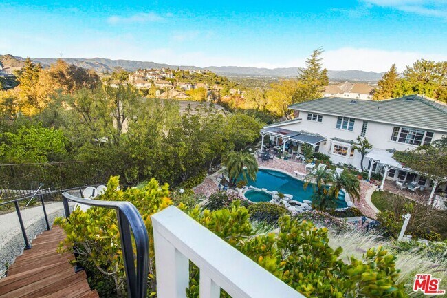 Building Photo - 6111 County Oak Rd