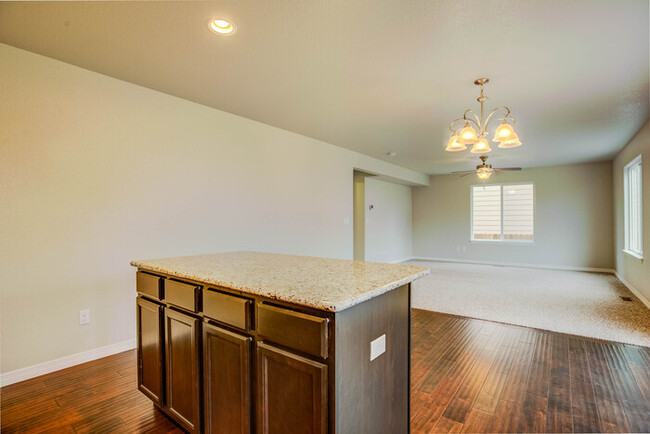 Building Photo - Beautiful and Open New Build in Lorson Ranch