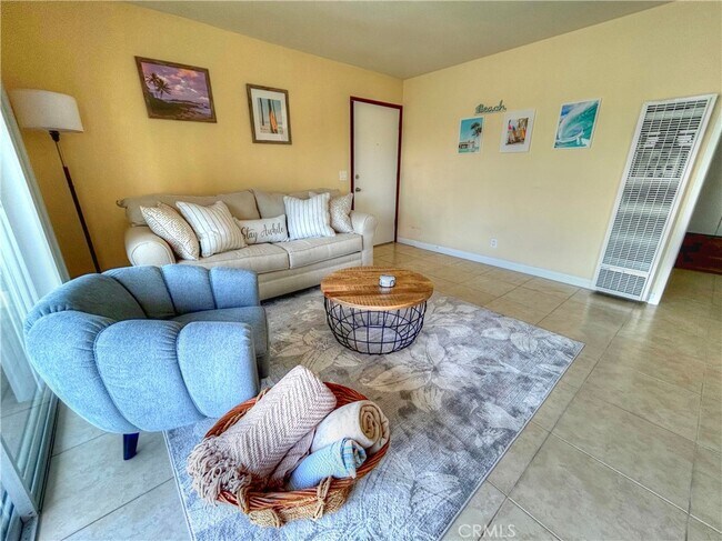 Building Photo - 308 Avenida Granada