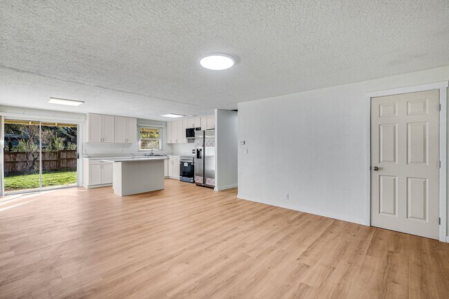 Building Photo - Beautiful 3 Bed, 1.5 Bath Rental Home in Lake Oswego!